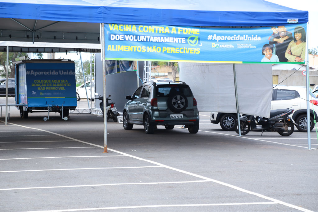 Prefeitura incentiva campanha de doação de alimentos em Aparecida durante a vacinação 1 DOACAO ENIO MEDEIROS SITE 2