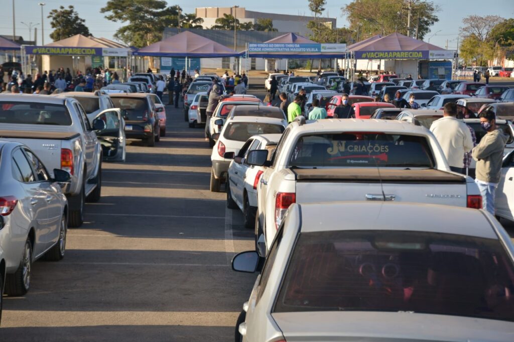 5 mil são imunizados em Aparecida num só dia 1 VACINACAO COVID 37 ANOS CLAUDIVINO ANTUNES 2