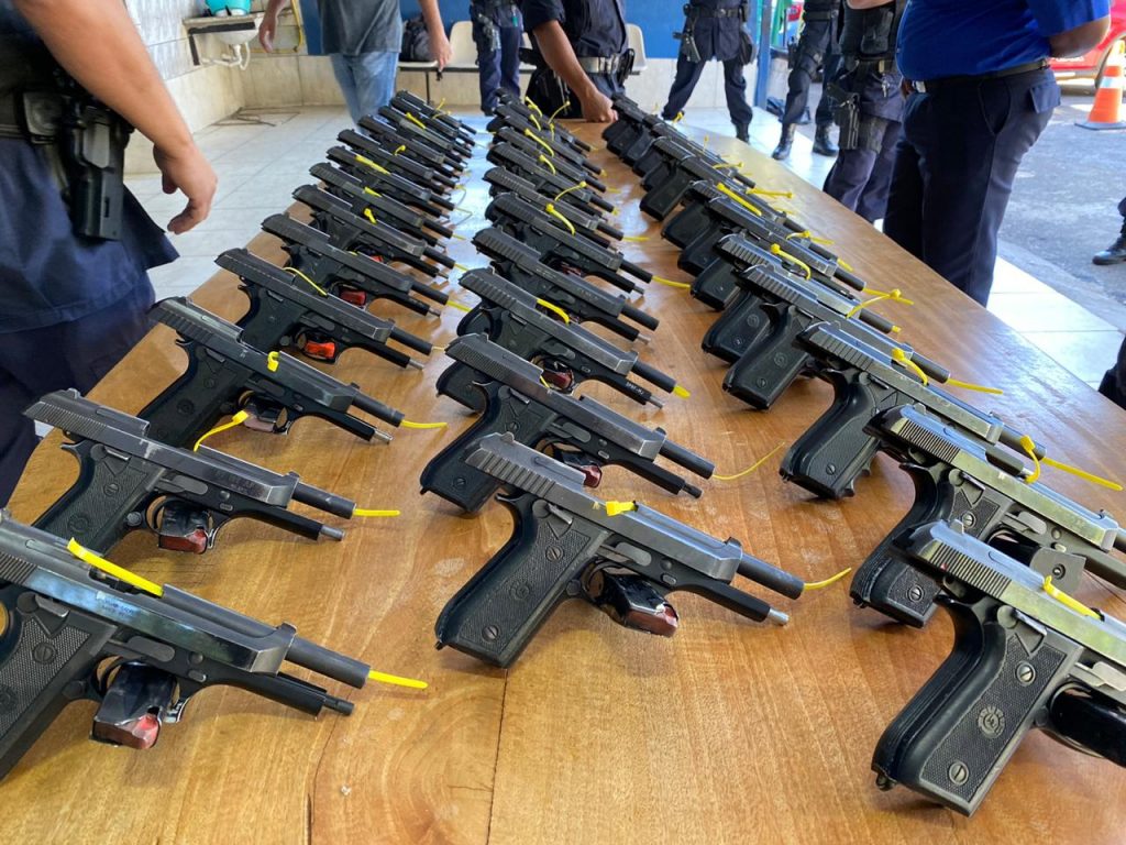 Prefeitura Municipal de Aparecida de Goiânia  Guarda Civil de Aparecida  recebe armas doadas pela Polícia Rodoviária Federal