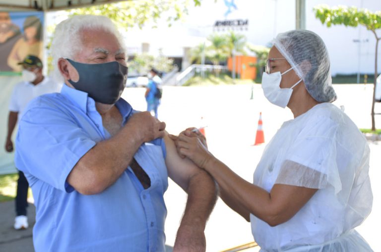 Prefeitura Municipal de Aparecida de Goi&acirc;nia | Aparecida aplica 2&ordf; dose de  vacina contra a Covid-19 nesta quarta, 21