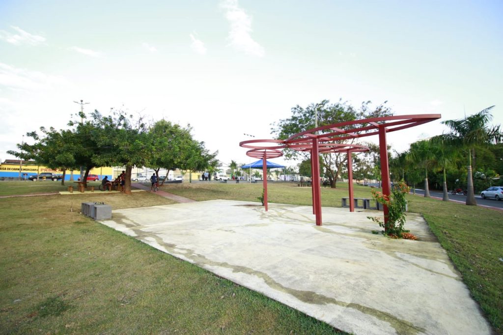 Gustavo entrega a Praça Maria Luzia Barbosa no Jardim Riviera 2 INAUGURACAO DA PRACA JD RIVIERA RODRIGO ESTRELA 3