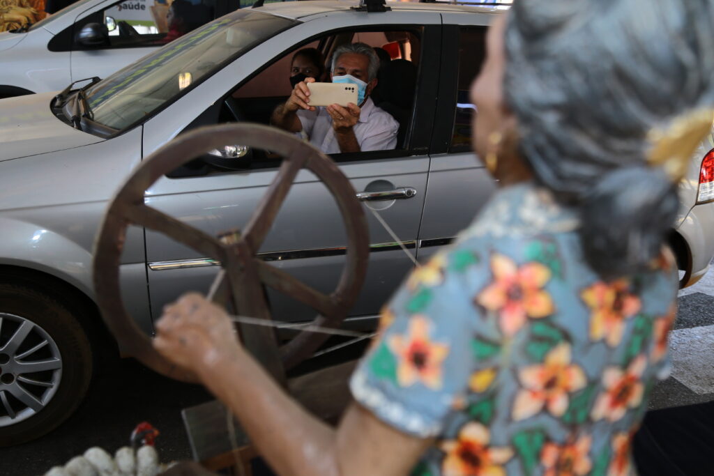 Mais de 7 mil doses foram aplicadas na população com 18 anos em Aparecida 2 DRIVE THRU DA ARTE ENIO MEDEIROS 12