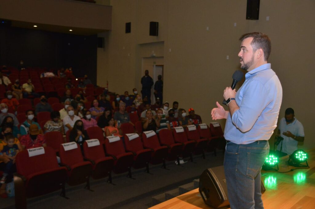 Gustavo repassa recursos da Leandro Blanc a 448 artistas de Aparecida 1 WhatsApp Image 2021 12 17 at 21.33.51 1