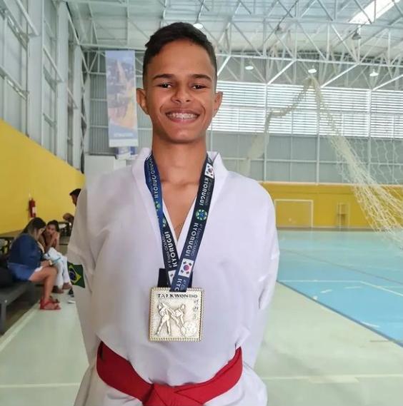 Midas Neto Aparecida de Goiânia taekwondo