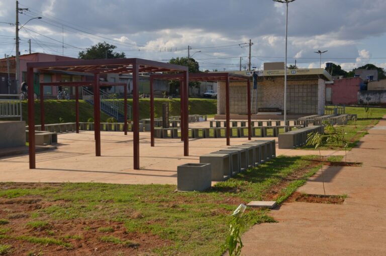 Aparecida de Goiânia Aniversário Jardim Tiradentes