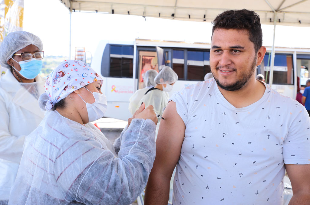 Aparecida de Goiânia já aplicou mais de 73 mil doses de vacina contra Influenza e Sarampo. Campanha de vacinação termina no dia 3 de junho 