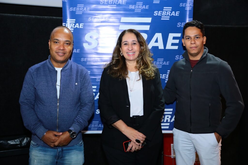 Parceria entre prefeitura, Sebrae, Acieg e Casa do Empreendedor beneficia micro-empresários em Aparecida 4 Atividades como oficinas , palestras marcam a Semana do MEI em Aparecida de Goiânia. Eventos contam com parceria do Sebrae , Aparecida Shopping e Núcleo de Dirigentes Lojistas