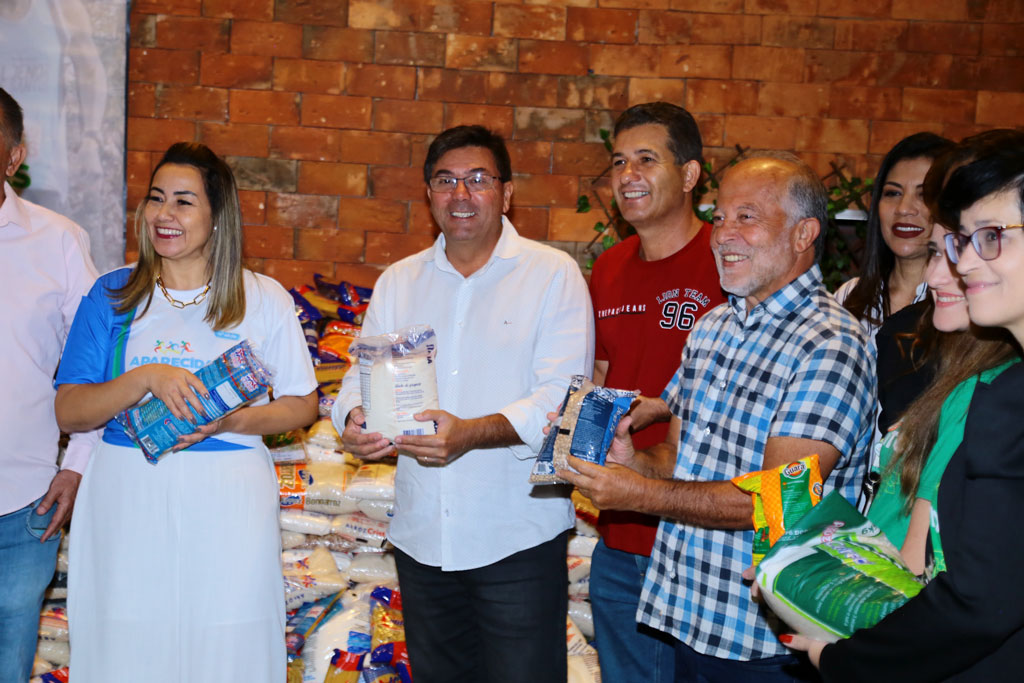 Corrida de rua em Aparecida de Goiânia arrecada alimentos . Assistência Social vai doar os alimentos 