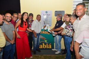 Vilmar Mariano inaugura praça em Aparecida de Goiânia