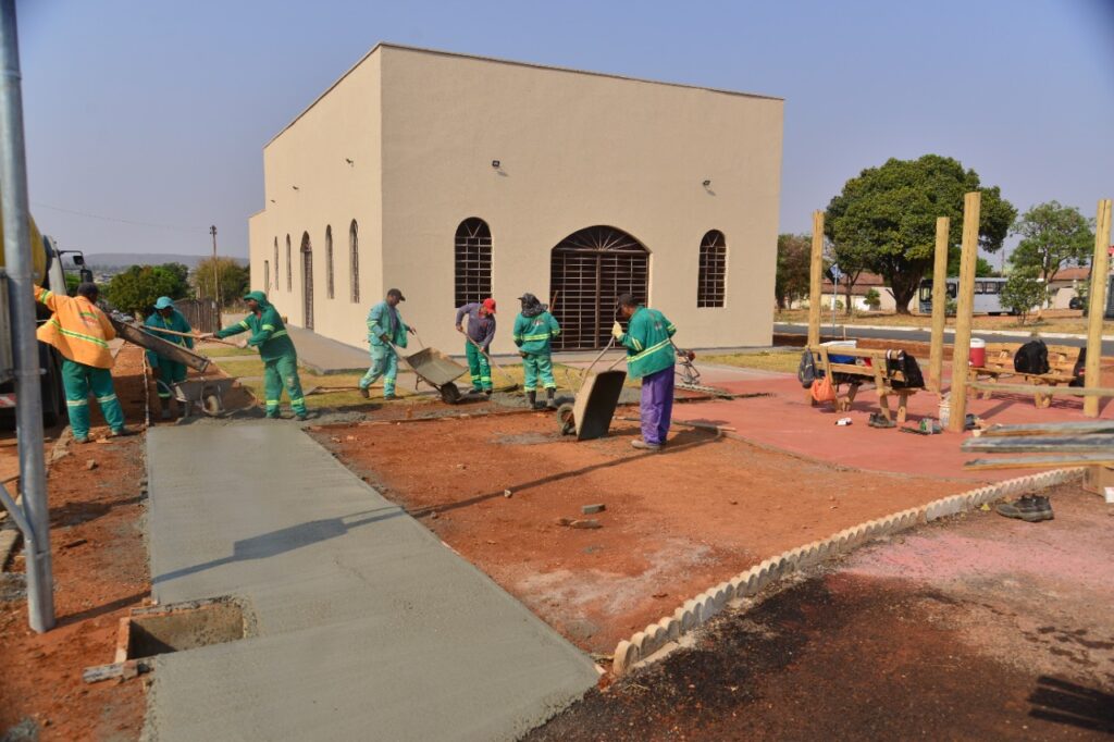 Aparecida de Goiânia construção de novas praças