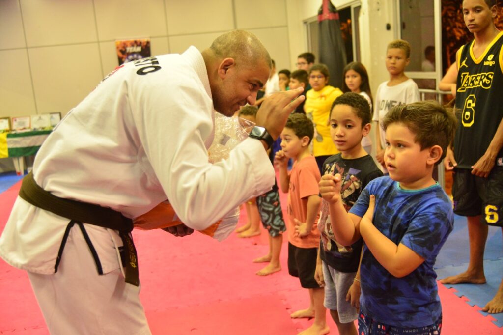 CEU das Artes em Aparecida de Goiânia oferece aulas de jiu-jítsu para crianças e adolescente com idade entre seis e 14 anos 