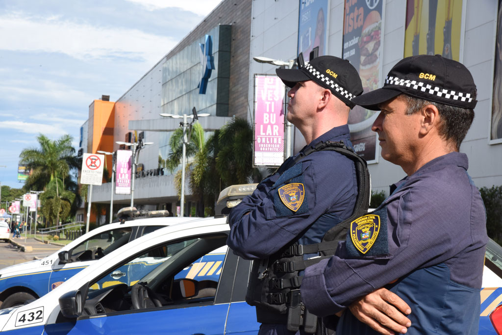 Prefeitura Municipal de Aparecida de Goiânia  Guarda Civil de Aparecida  recebe armas doadas pela Polícia Rodoviária Federal