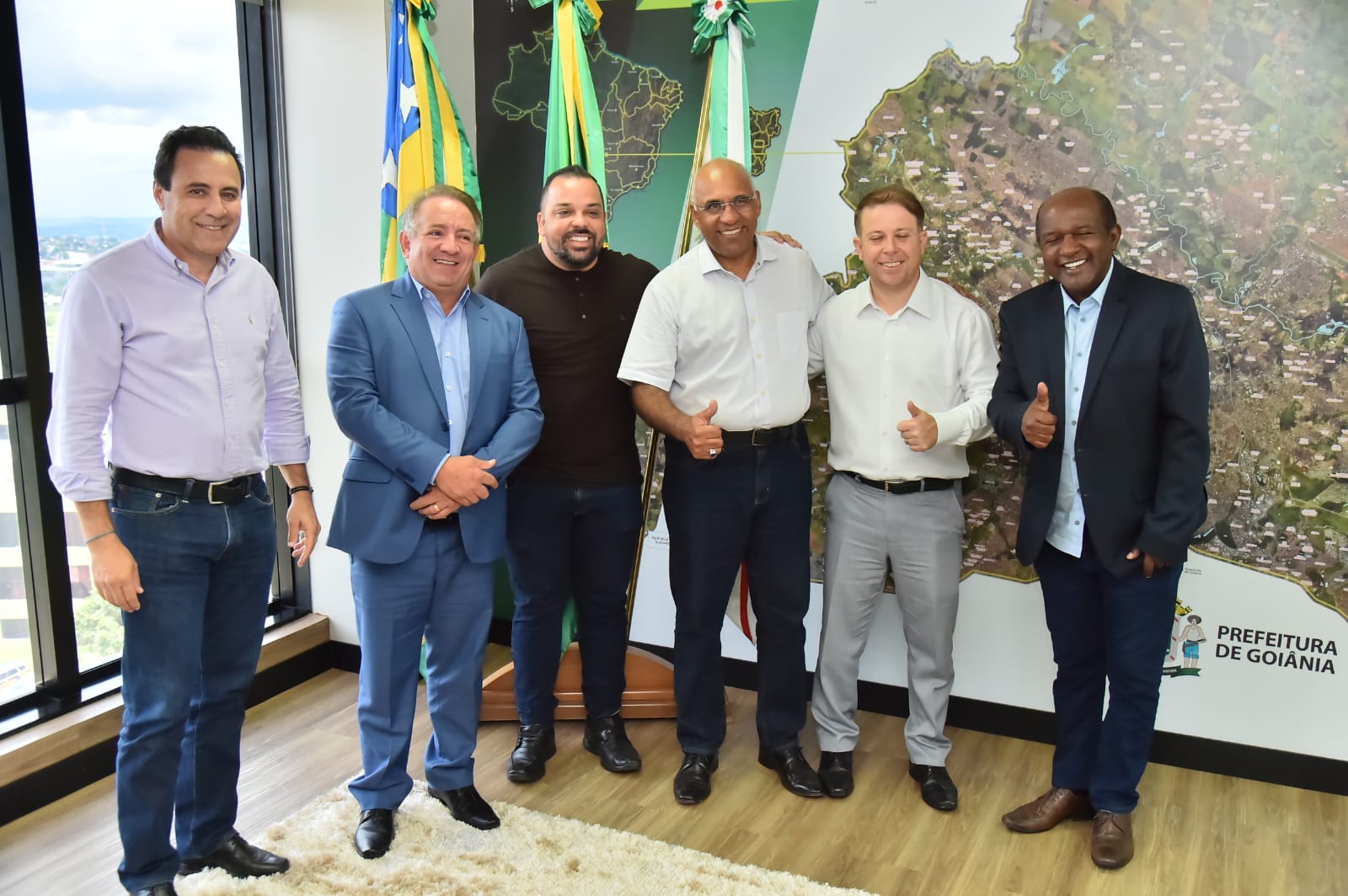 Prefeitura Municipal de Aparecida de Goiânia Vilmar Mariano propõe revitalização da Avenida