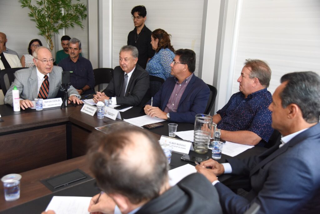 Reunião em Aparecida de Goiânia discute intercâmbio com Portugal discutem intercâmbio
