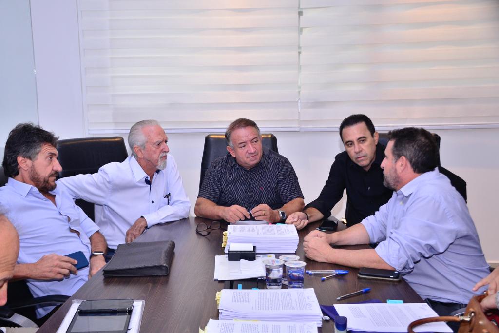Aparecida de Goiânia assina contrato para obras de saneamento