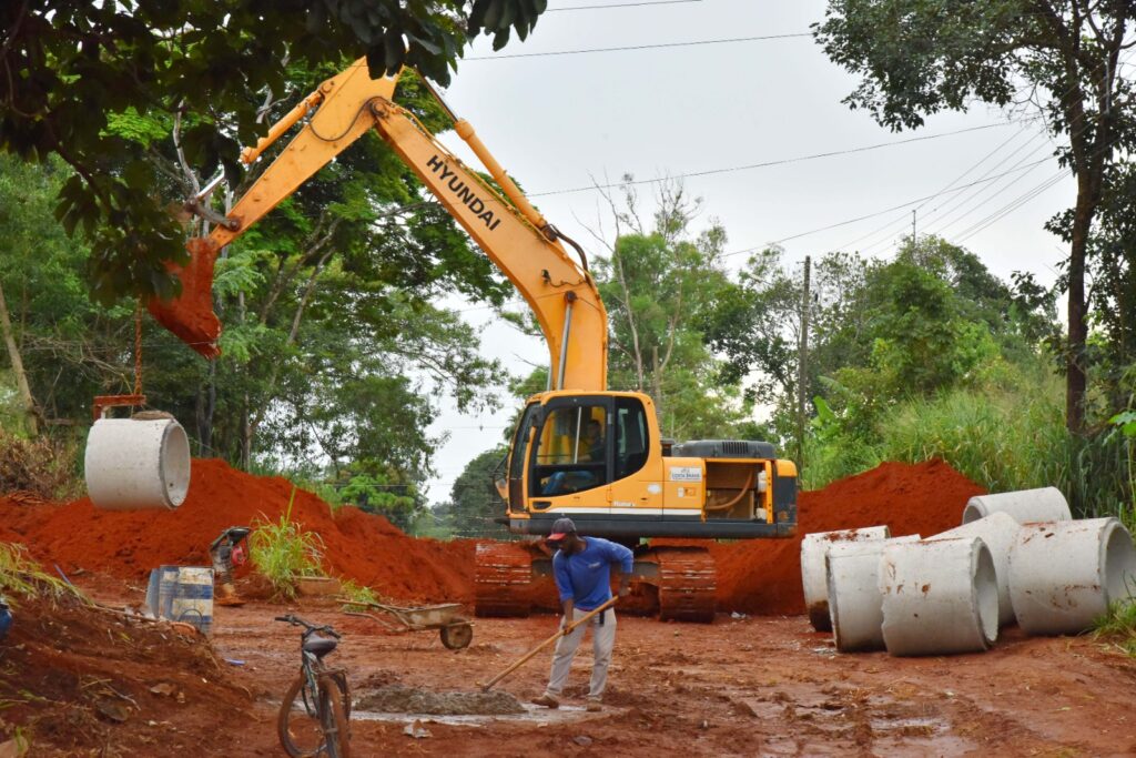 Obras de pavimentação asfáltica em Aparecida de Goiânia