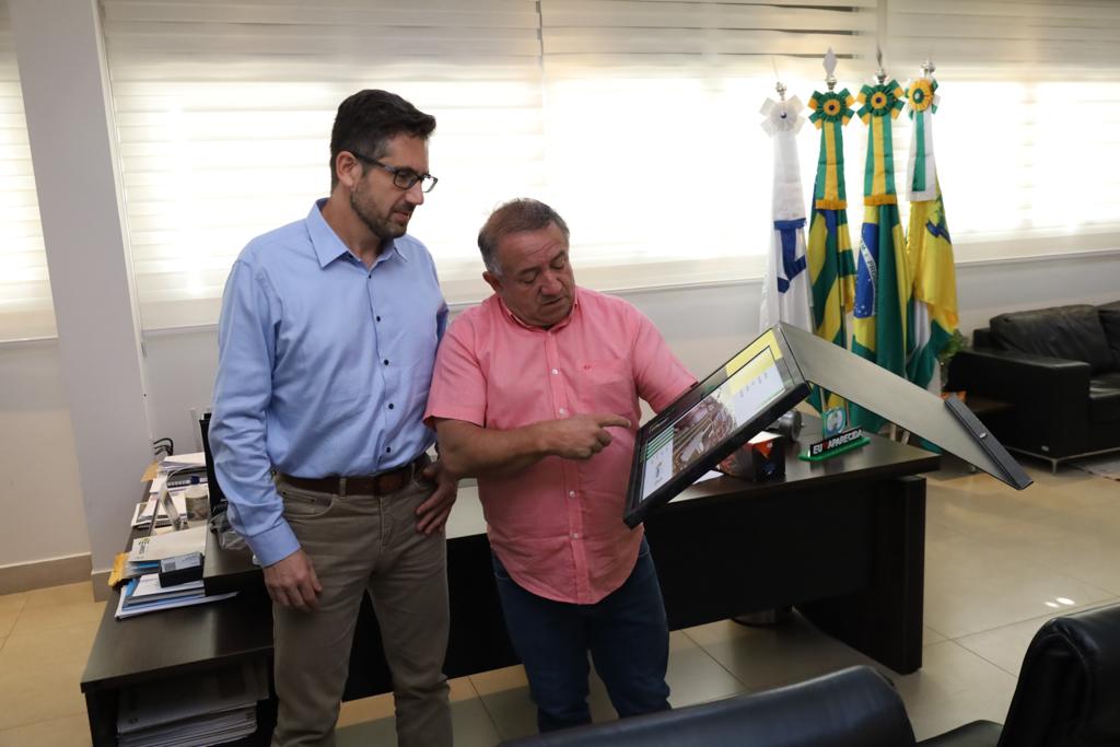 Klöckner, do ramo de embalagens, planeja investir R$ 200 milhões em Aparecida 2 reuniao klockner foto2 wigor vieira