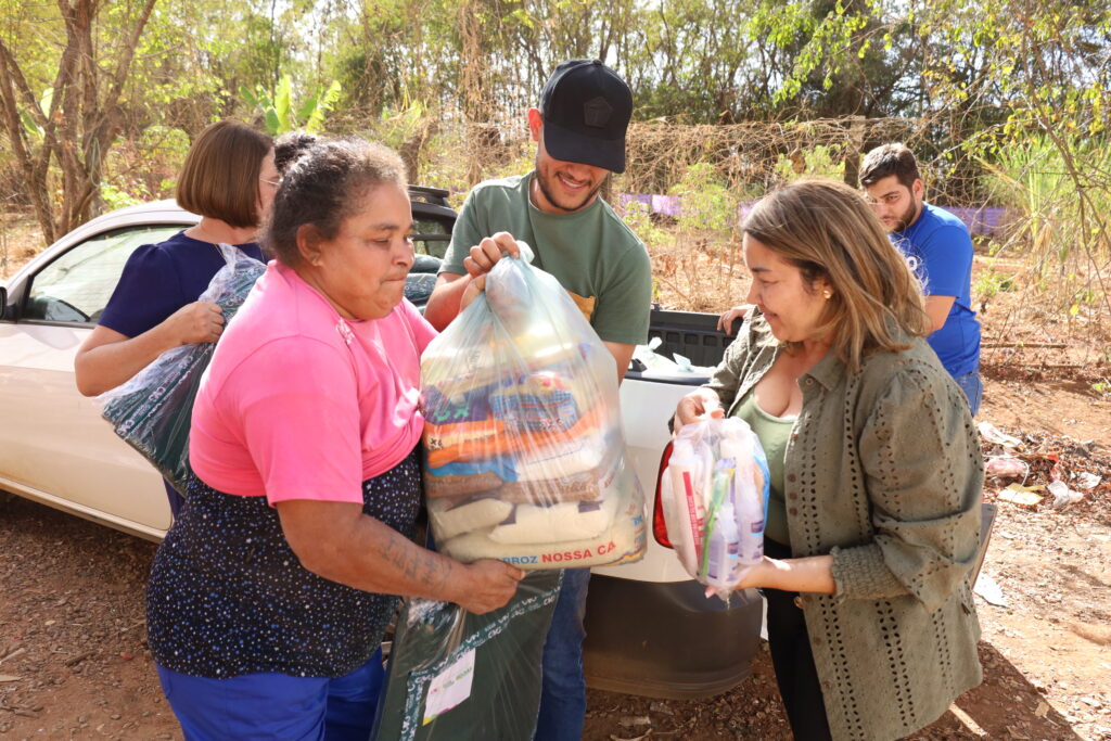 Alimentos do Compra Direta são entregues no CRAS de Vale do Sol