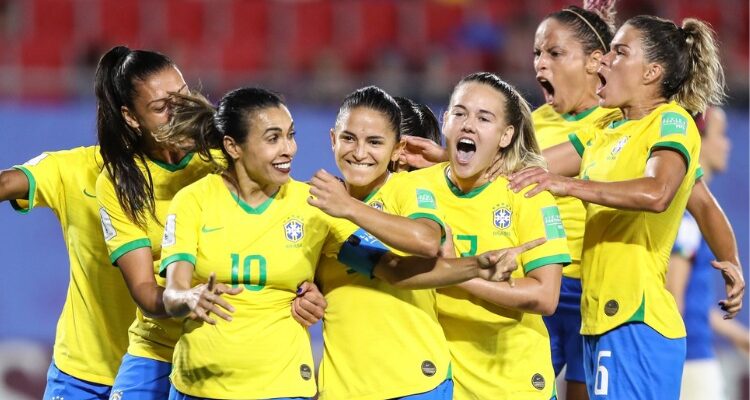 Agenda Time Brasil: início dos Jogos da Juventude e Copa do Mundo