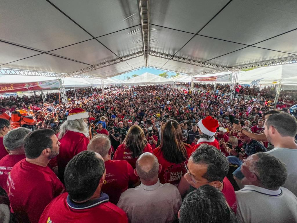 Vilmar Mariano e Gracinha Caiado entregam mais de 20 mil brinquedos no Natal do Bem em Aparecida de Goiânia 4 WhatsApp Image 2023 12 17 at 12 42 03