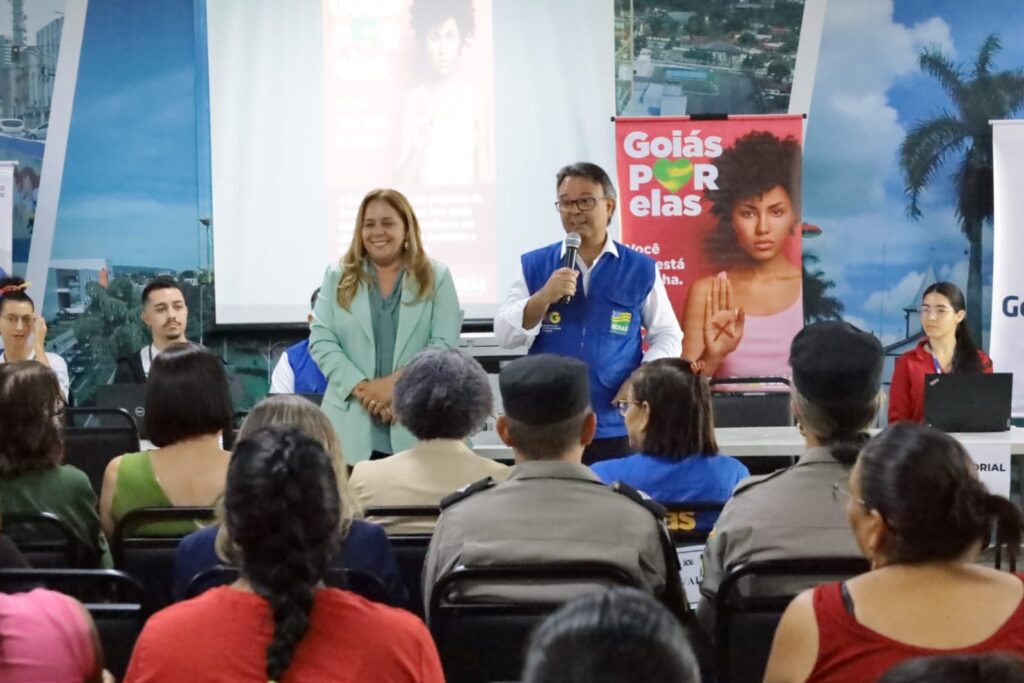Prefeitura de Aparecida e Governo de Goiás entregam mais de 100 cartões do programa Goiás por Elas 2 WhatsApp Image 2023 12 21 at 11 15 52 1