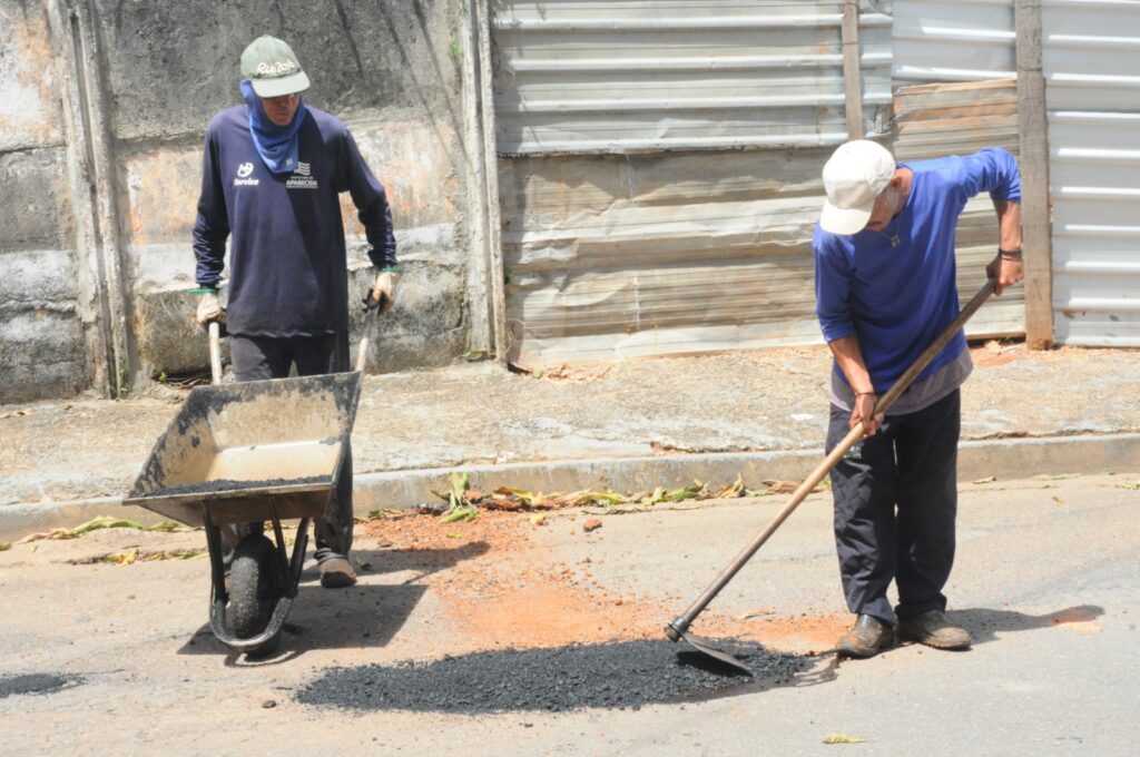 Operação tapa-buraco é realizada em Aparecida de Goiânia no período chuvoso